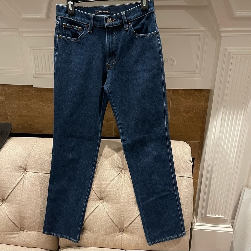 AJ: Lucky brand authentic straight crop jean Dark wash Sz 4/ 27R